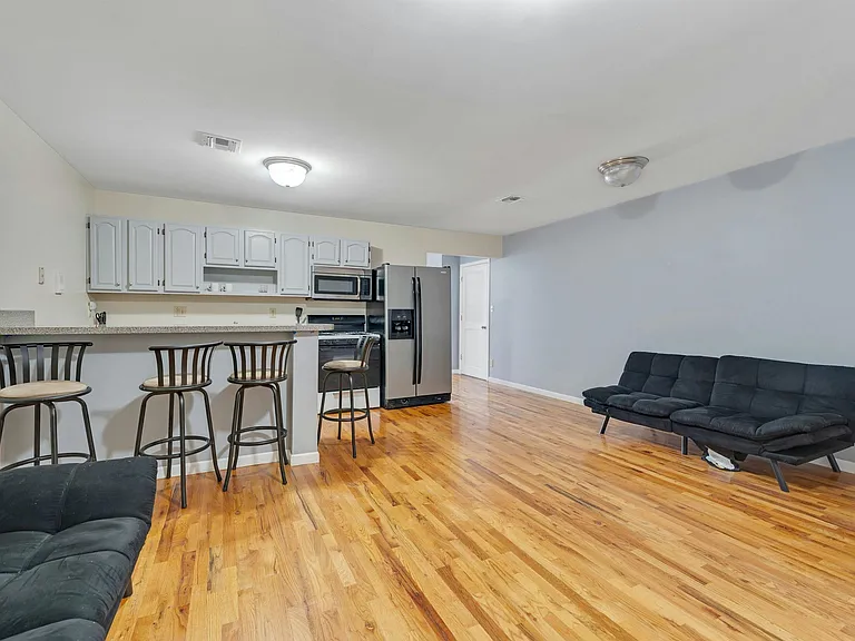 4413 Park Ave #2L — Photo 2