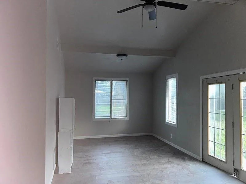 3 bed, 2.0 bath, 1458 sqft, $1,650 — Photo 2