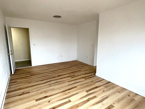5th image of 115 W 1st Ave #3