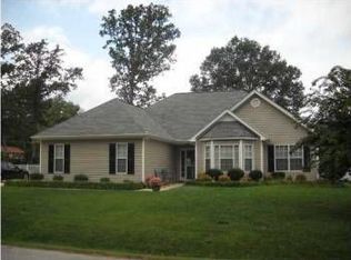 8231 W Lakeside Cir, Hixson, TN 37343