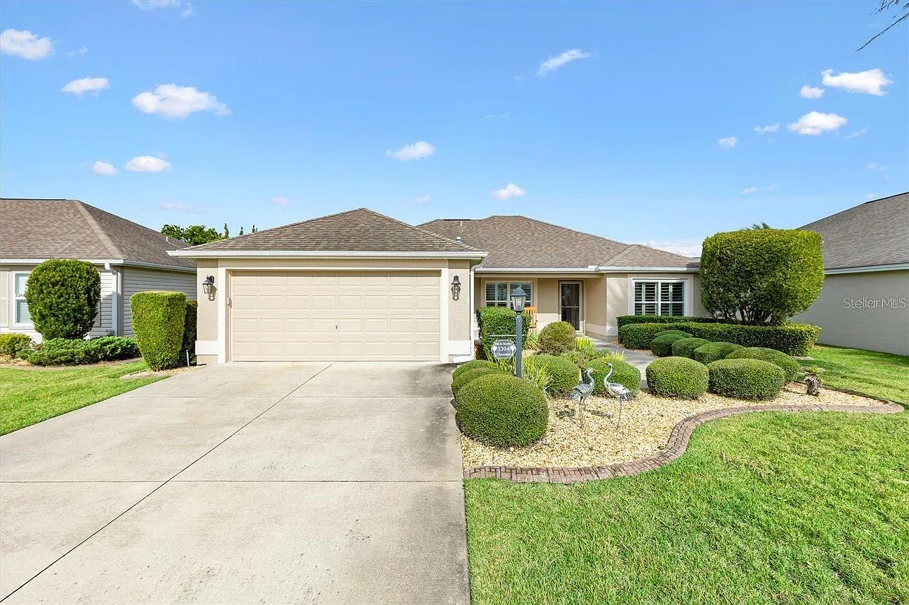 3 bed, 2.0 bath, 1559 sqft, $4,000 — Photo 1