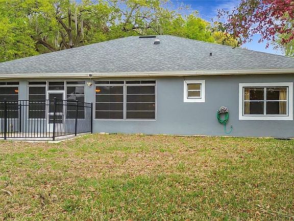 3rd image of 507 Dowling Cir