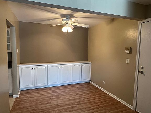 3rd image of 880 N Lakeside Dr APT 2B
