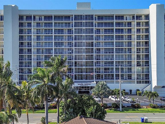 3rd image of 521 N Riverside Drive #707