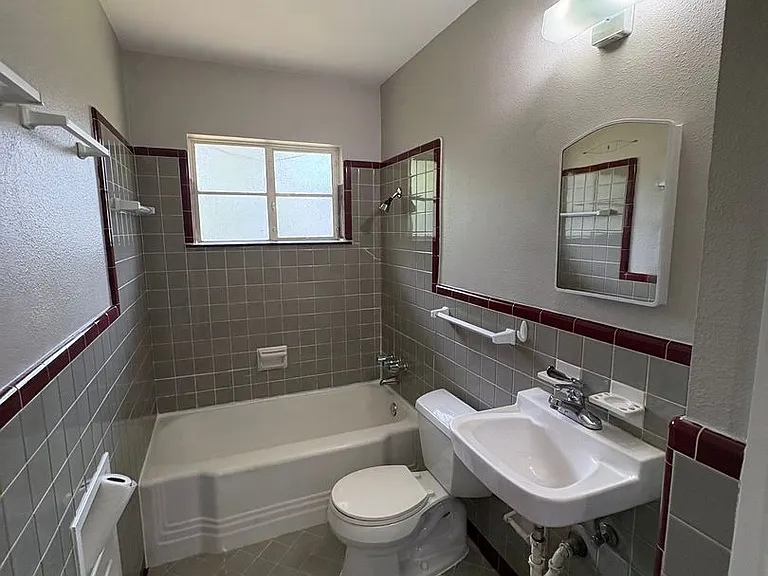 1307 Corona Dr — Photo 15