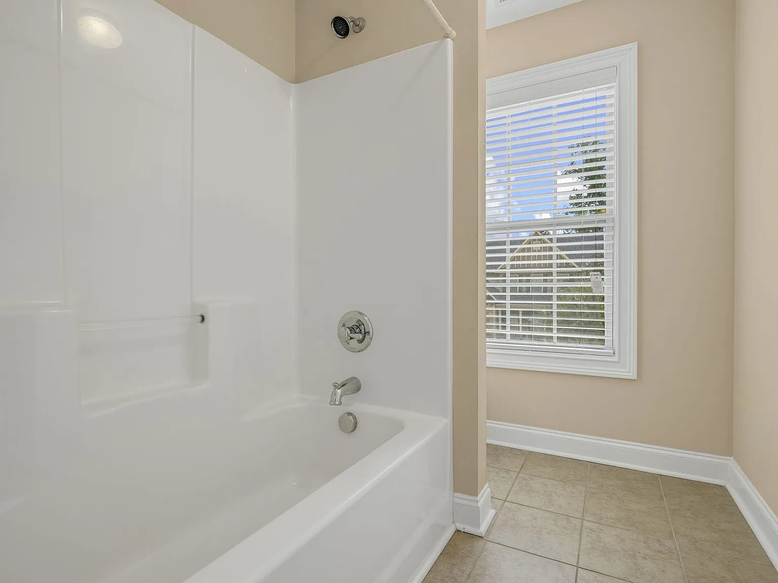 201 Raven Falls Ln — Photo 4