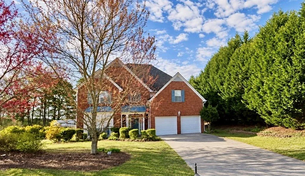 5 bed, 3.0 bath, 2667 sqft, $2,780 — Photo 1