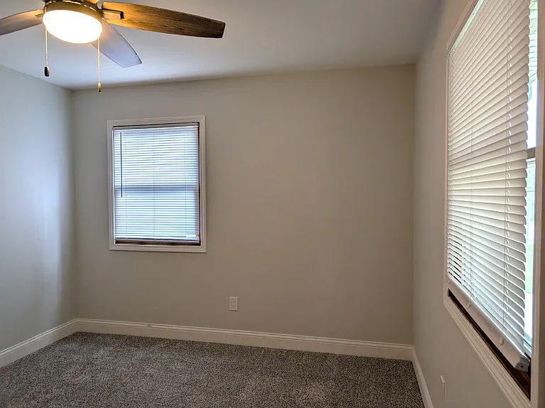 1311 Whittier Dr — Photo 30