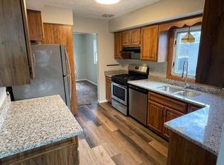 1735 Mathews Rd, Youngstown, OH 44514