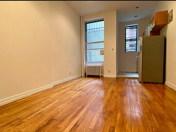 5th image of 357 E 68th St APT 1C
