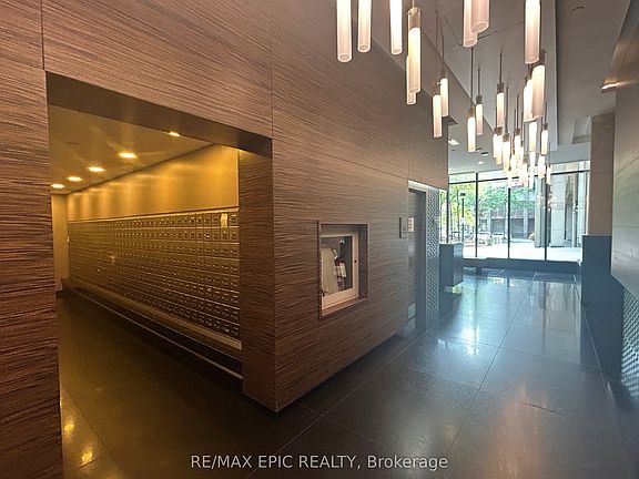 5th image of 770 Bay St #702