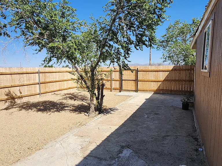 537 S Taylor Rd — Photo 22