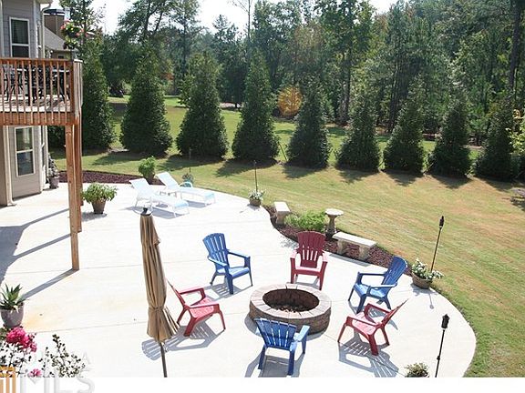 5th image of 161 Yellowwood Dr