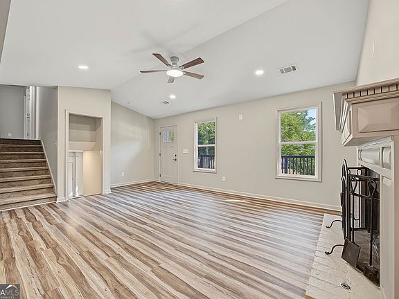 5th image of 2690 Pine Log Way