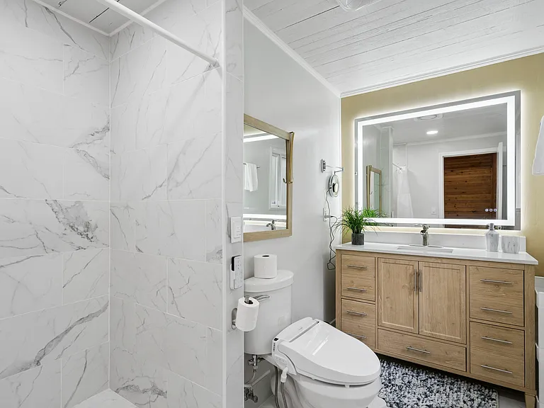 3573 NE Olympic St — Photo 25