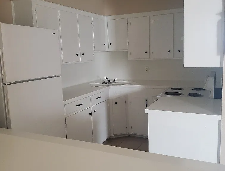 9607 Marlive Ln — Photo 5