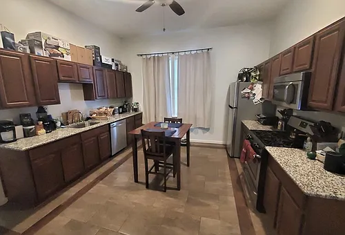 616 Niagara St #2 Photo 1