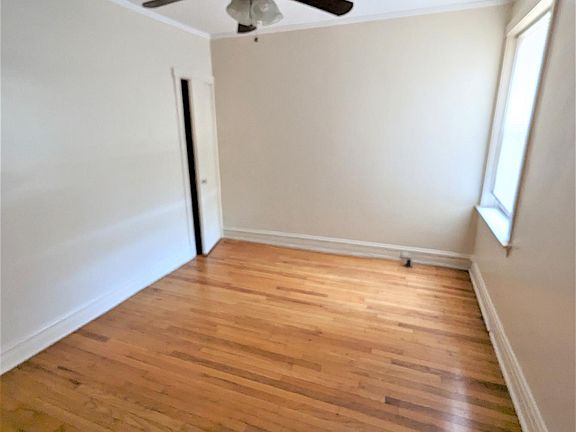5th image of 4007 W Oakdale Ave #1