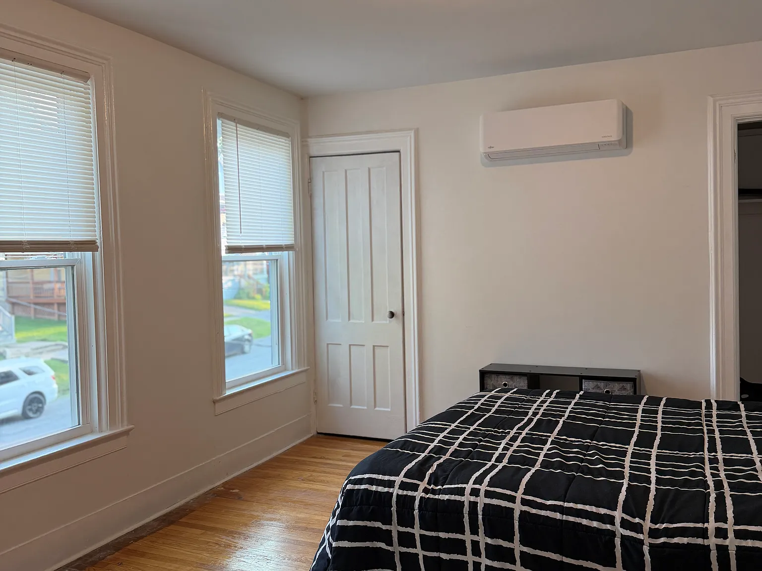 2 bed, 1050 sqft, $1,400 — Photo 4