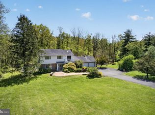 114 Featherbed Ln, Hopewell, NJ 08525