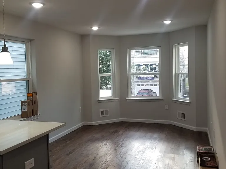 224 S 6th St #1 — Photo 11
