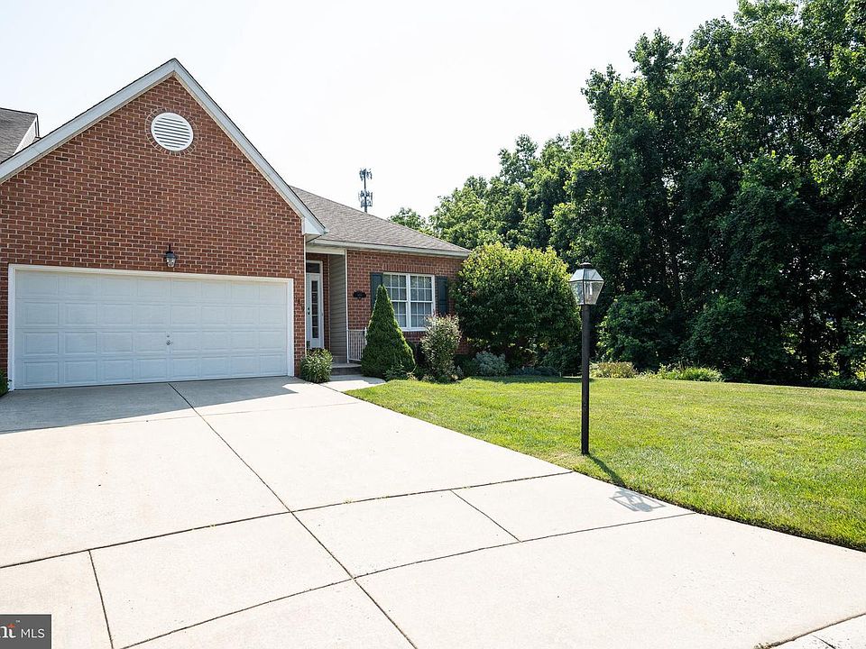 1st image of 1819 Rollins Ct