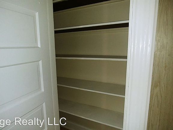 3rd image of 948 Mansion Ave #1