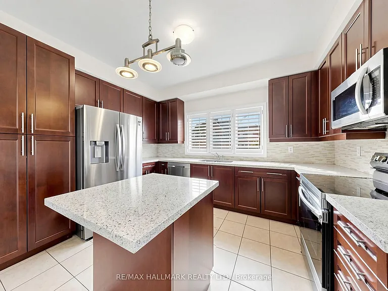72 Middlecote Dr — Photo 13