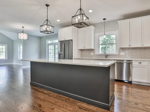 24 Countryside Drive, Brookline, NH 03033