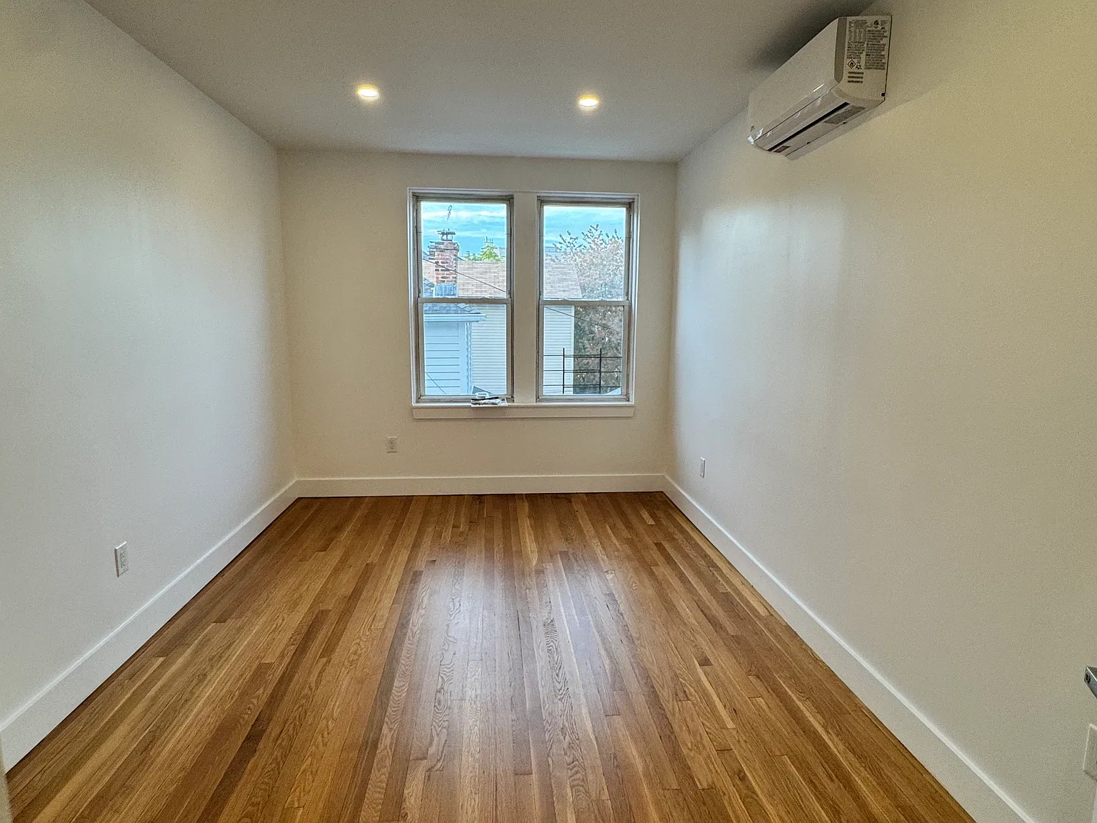4 bed, 1700 sqft, $3,800 — Photo 4