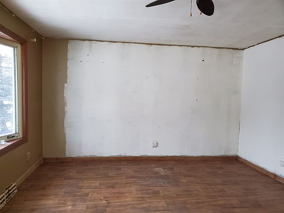 4th image of 8015 Scott Ln