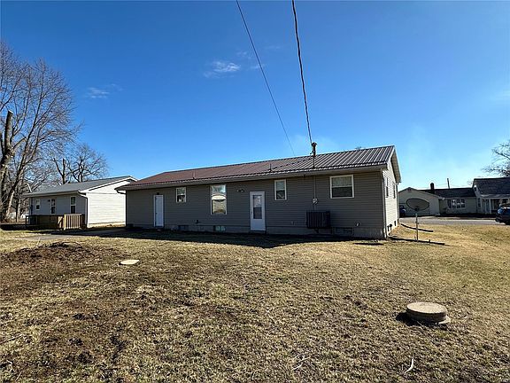 4th image of 609 W Jackson Ave
