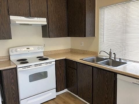 2nd image of 1570 Almond Way