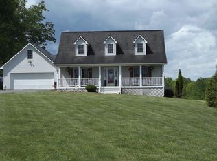 566 Breezy Ridge Rd, Woodlawn, VA 24381