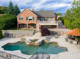 52 Lakeshore Dr, Eastchester, NY 10709