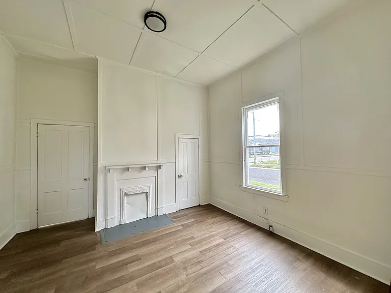 1520 Avenue G — Photo 7