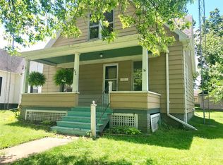 906 Saint Louis St, Hillsboro, IL 62049