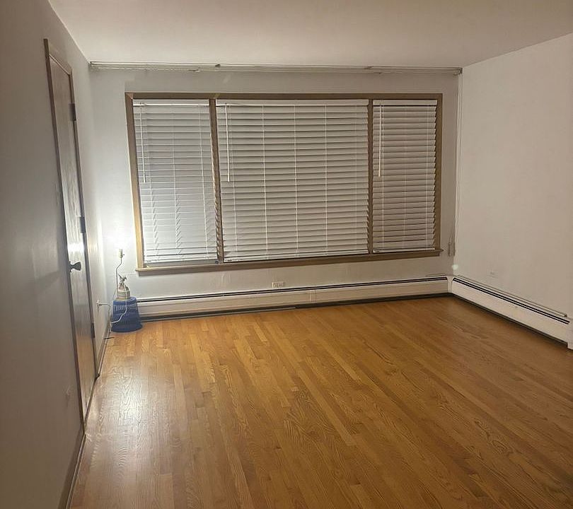1st image of 6026 S Kilbourn Ave #2
