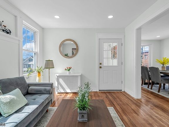 5th image of 1573 Wyndmoor Ave