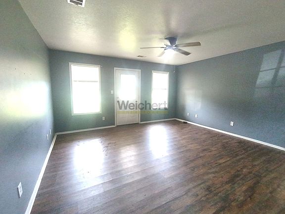 2nd image of 703 N 10th Ave
