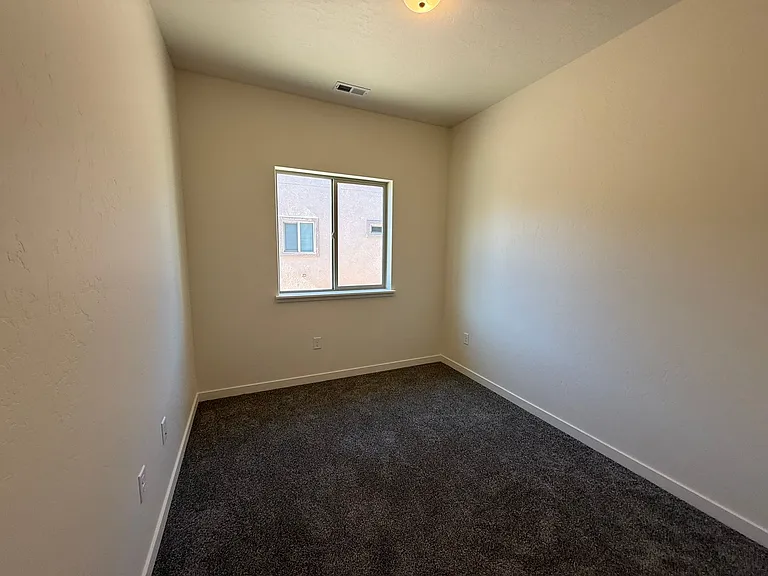 252 Sasha St — Photo 4