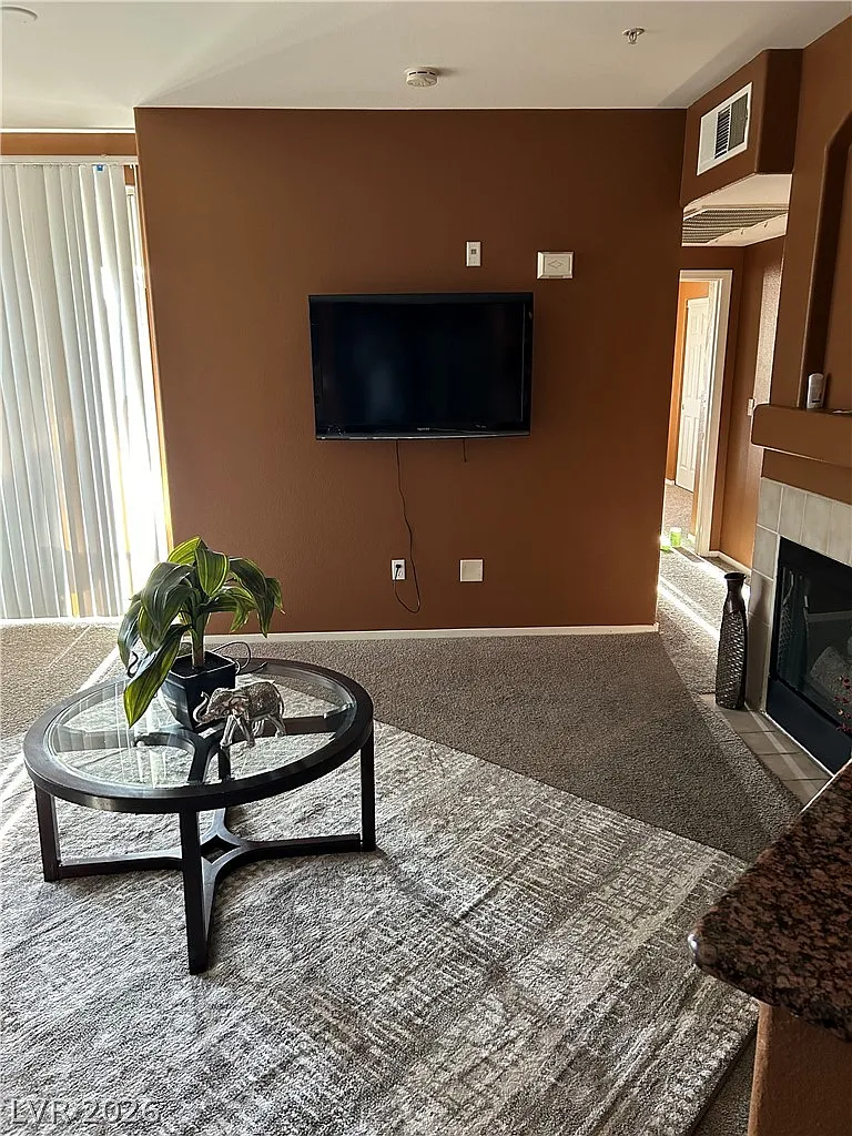 2 bed, 2.0 bath, 906 sqft, $2,000 — Photo 4
