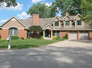 4444 Riverside Dr, Crystal Lake, IL 60014