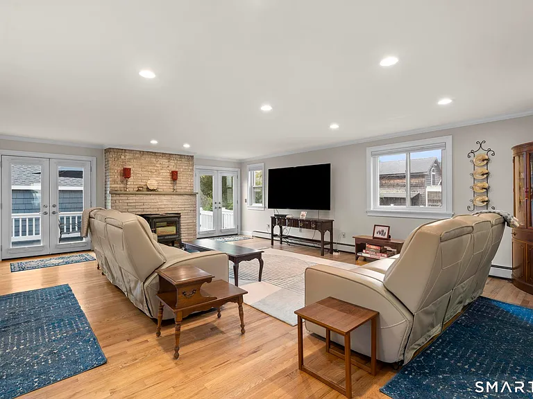 58 Chapman Ave — Photo 11