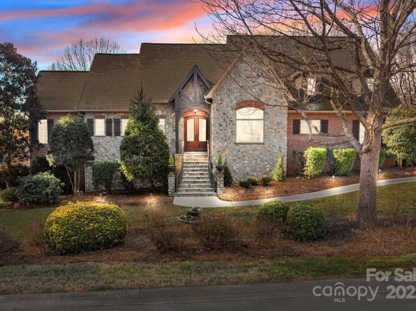 8034 Bay Pointe Dr, Denver, NC 28037