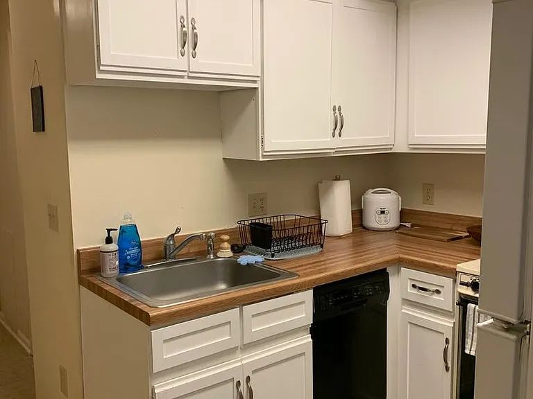 1402B University City Blvd — Photo 4