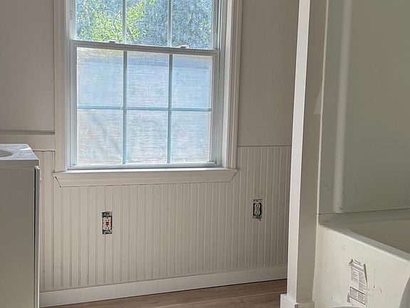 2nd image of 210 N Sims St
