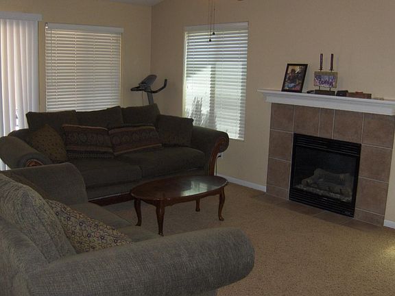 3rd image of 682 Heritage Ct