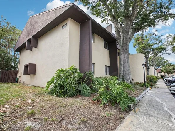 860 S Village Dr N APT 202, Saint Petersburg, FL 33716