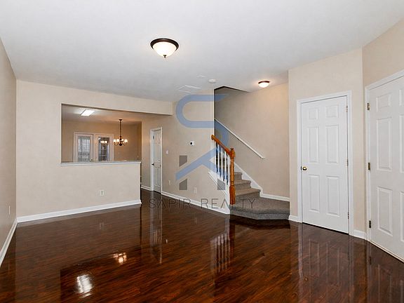 3rd image of 973 Astor Ave